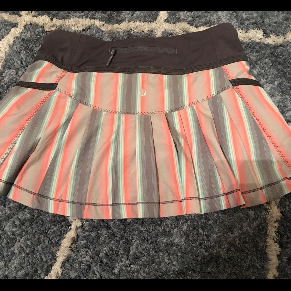 Lululemon skirt size 4